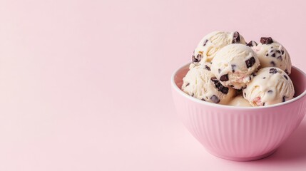 Aufkleber - Delicious ice cream with cookie pieces in a pink bowl on a soft pink background with ample copy space for promotions and text