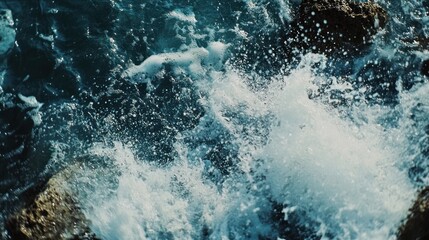 Aufkleber - Ocean Waves Crashing Against Rocks Frothy Whitewater