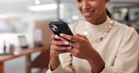 Aufkleber - Woman hands, phone and retail supplier in office, online and communication with client for parcel order. Person, chat and email business contact for shipping info, warehouse and web for distribution
