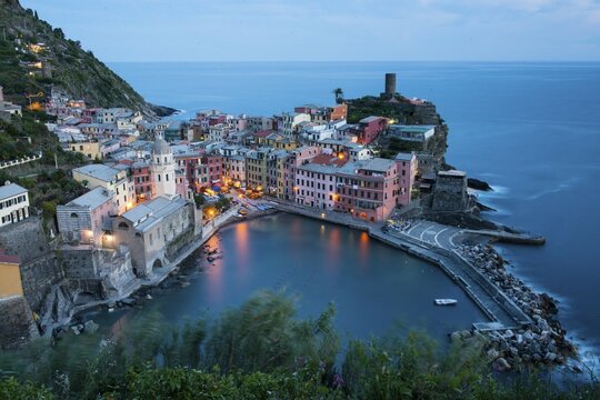 Evening mood, fishing village, Vernazza, Cinque Terre, UNESCO World Heritage Site, Italian Riviera, Levante, Liguria, Italy, Europe