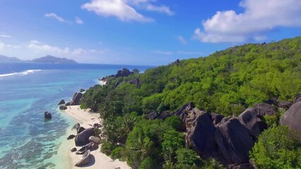 Canvas Print - La Digue, Seychelles. Aerial view of amazing tropical beach on a sunny day