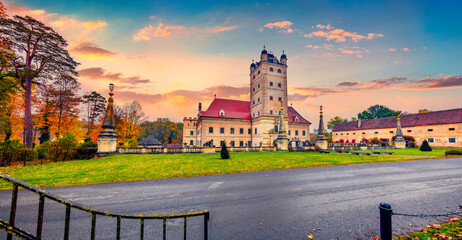 Wall Mural - stunning autumn view of renaissanceschloss greillenstein castle. amazing morning cityscape of rohren