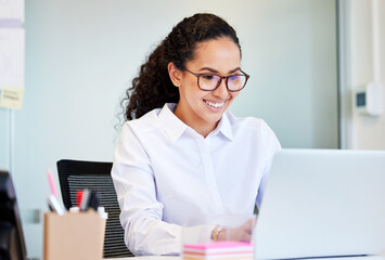 Leinwandbilder - Office, laptop and business woman reading screen for administration, hr career and online report. Corporate, receptionist and person on computer for planning schedule, website information or research