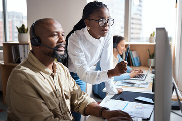 Fototapete - Advice, computer or people in customer service training with leader for learning telemarketing or support. Teaching, above or coaching agent for consulting help, call center or question in business