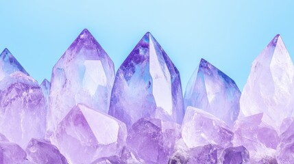 Aufkleber - Beautiful Amethyst Crystals Against a Blue Background for Spiritual and Decorative Use
