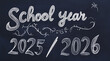 © Flux Imagery - Texto escrito en una pizarra año escolar 2025 2026