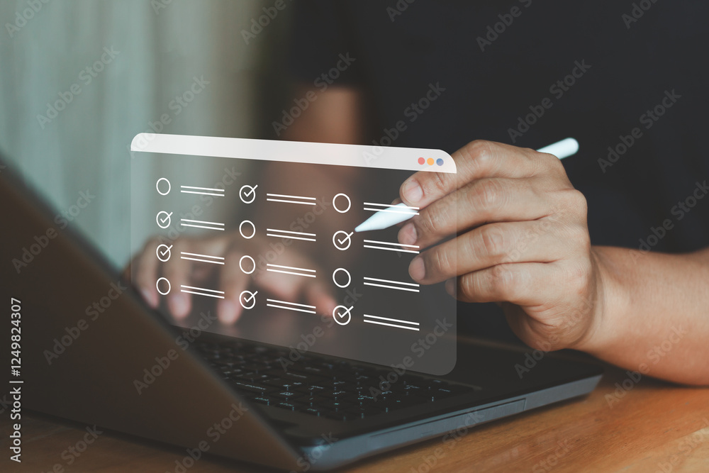 Foto Businessman working with laptop productivity checklist and filling ...