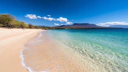 Aufkleber - Stunning Shoreline View of Crystal Clear Water and Soft Sandy Beach Surrounded by Mountains : Generative AI