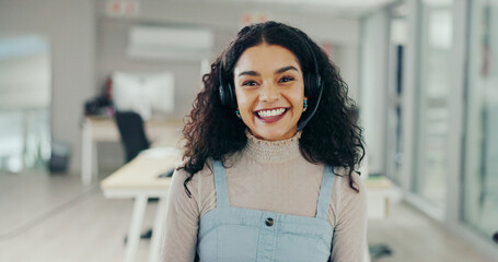 Aufkleber - Call center, portrait and help desk woman for customer service, online support and consulting video pov. Crm business, contact us and female worker with headset for networking or telemarketing smile