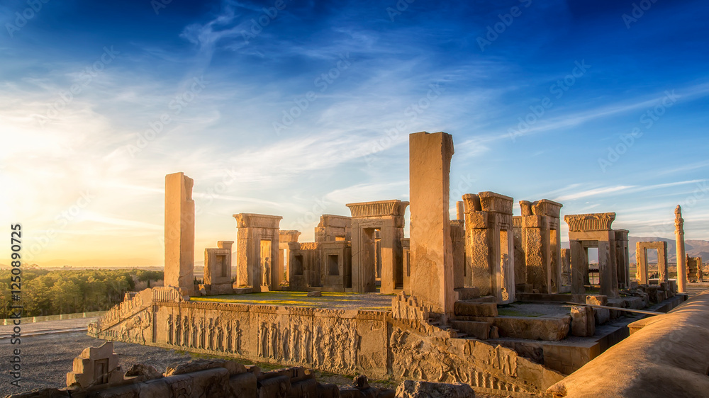 Stock-Foto „Persepolis Apadana Palace Shiraz Iran Ancient Ruins UNESCO ...
