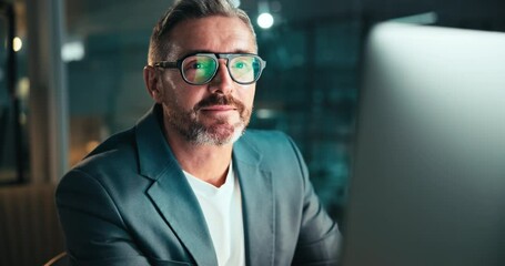 Fototapete - Businessman, night and computer for thinking in office, senior software developer and ideas for html. Glasses, reflection and brainstorming solution for cpr update, global tech support and online