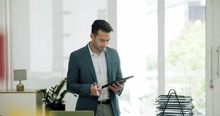 Aufkleber - Asian man, brainstorming and planning with tablet in office writing notes of agenda, research or marketing strategy. Timeline, schedule and businessman with ideas and analysis with tech in Singapore