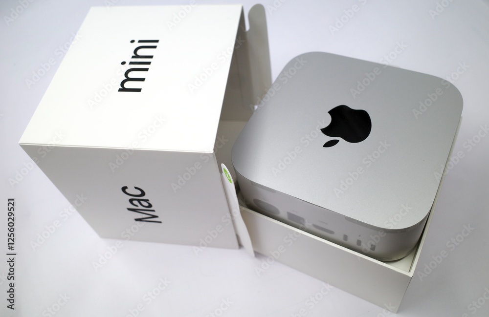 Itterbeck Germany Feb 4 2025 Unboxing A New Mac Mini From 2025 Stock Itterbeck germany feb 4 2025 unboxing a new mac mini from 2025 stock