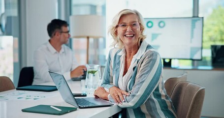 Aufkleber - Business, woman and meeting with face in office for trading, financial planning and stock market growth. People, discussion and laptop for report of finance stats, budget chart and profit development