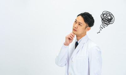 Poster - 悩む、医師、考える、困る、がっかり、落ち込む、男性、日本人、研究者、科学者、白衣、疲労、疑問、不満、不安、心配、ネガティブ、経営、医療、医者、ドクター、人手不足、ミドルエイジ、転職、求人、薬剤師、製薬、研究、開発、教授、博士、悩み、トラブル、問題、課題、憂うつ、ストレス、誤解、イライラ、残念、疑似科学、フェイクニュース、コピースペース、白バック、広告、難しい、病院、クリニック、先生、人物