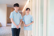 © maroke - 介護施設で働く男女のスタッフ
