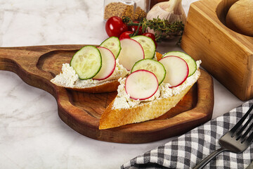 Sticker - Bruschetta with soft cheese and radishes