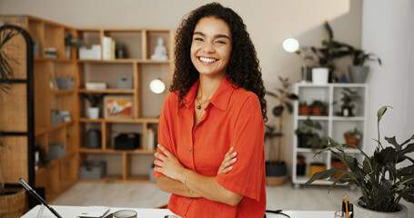 Aufkleber - Small business, portrait and woman with arms crossed, confident and smile for sales in flower shop. Office, entrepreneur and person with pot plants for online store, retail and happy with stock