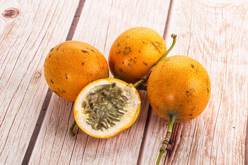 Wall Mural - Yellow sweet juicy passion fruit