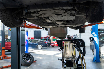 Aufkleber -  Car service workshop. Oil changing