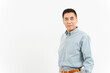 © aijiro - 白背景の前で立つ中年男性