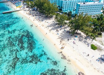 Wall Mural - aerial view of the beautiful junkanoo beach next to nassau town, the bahamas, caribbean