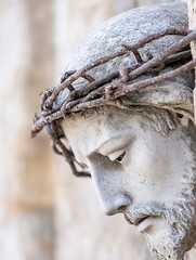 Aufkleber - CloseUp of a Stone Statue of Jesus with a Crown of Thorns Capturing Emotional Expression : Generative AI