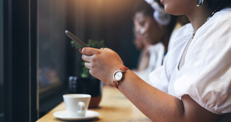 Aufkleber - Hands, phone and coffee shop or cafe in communication, social media and networking or internet search by window. Woman typing, chat or contact information on mobile at restaurant for customer reviews