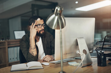 Fototapete - Night, man or graphic designer reading on computer in startup for online layout update or creative project. Late overtime, technology or person in media agency for homepage ideas, news or development