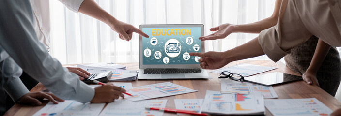 Leinwandbilder - E-learning website with sofware for student to study online on the internet network brisk