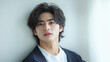 © sid - 洗練された男性のポートレート、魅力的な表情。