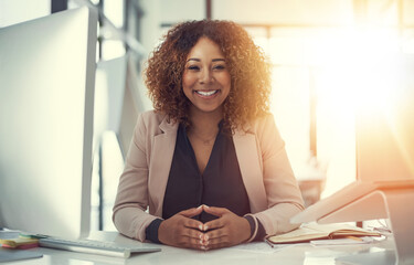 Fototapete - Portrait, happy and business woman in office for online report, credit portfolio and loan application. Bank policy, planning and feedback with African employee in finance firm with lens flare