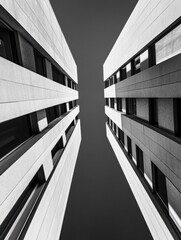 Aufkleber - Minimalist Urban Perspective Geometric Architectural Symmetry Exploring Vertical Dynamics - Contemporary Design Narrative of Structural Precision and Visual Tension