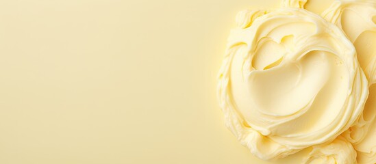 Leinwandbilder - Creamy off-white butter swirl on a pale yellow background with smooth texture and elegant curves positioned at the top right corner of the image.