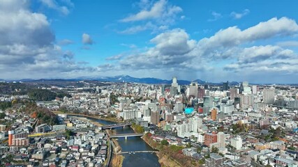 Fototapete - 都市、青空、空撮、ドローン、防災、河川、暮らし、道路、交通、社会、俯瞰、ハイアングル、展望、パノラマ、地平線、風景、景観、上から見た、見下ろす、景色、現代、建設、街、建築、ビル、町並み、都会、ビル群、不動産、高層ビル、摩天楼、日本、観光、旅行、コピースペース、昼間、晴れ、地域、地方、自治体、行政、公共、開発、発展、自然、時代、将来、前進、60p、進歩