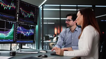 Aufkleber - People Working On Multiple Monitors