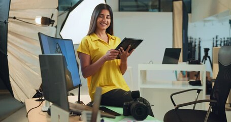 Aufkleber - Photographer, tablet and face with woman in studio for production, backstage and magazine campaign. Photoshoot, behind the scenes and creative director with person on set for editing monitor