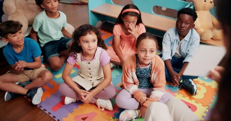 Aufkleber - Teacher, students and education answer in class of applause, learning success or lesson celebration. Children, clapping hands and quiz achievement, feedback and kindergarten assessment of development