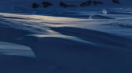 Poster - mesmerizing Antarctic twilight casts serene glow over Snow Hill