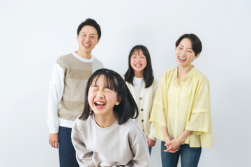 Aufkleber - 笑顔で並ぶ女の子の家族