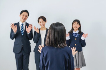 Poster - 手を振る女子学生の後ろ姿