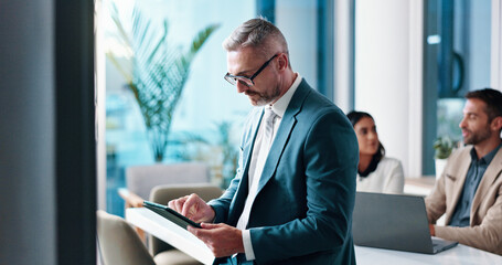 Aufkleber - Mature business man, office and tablet for financial email, investment update or coworking. Digital technology, corporate and reading online for share price, trading information or scroll for review