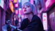 © shiro - 夜の街で自転車の乗る若い女性