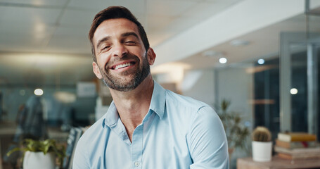 Fototapete - Creative journalist, portrait and smile in office with night, overtime and writer at publishing agency. Proposal, professional man and deadline for news article, reporter and employee in workplace