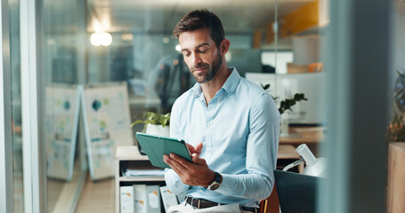 Aufkleber - Tablet, planning and scroll with business man in office for reading, company consultant and performance analyst. Professional, client feedback and research with person in agency for project idea