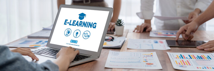 Leinwandbilder - E-learning website with brisk sofware for student to study online on the internet network