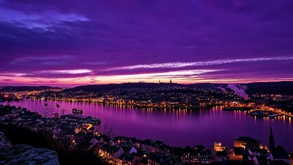 Poster - Stunning timelapse sunrise over the vibrant city skyline and river, Beautiful timelapse sunrise over city
