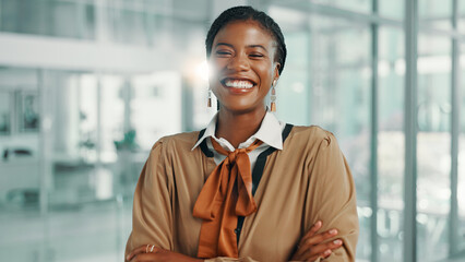 Fototapete - Smile, crossed arms and portrait of black woman in office with journalism career with growth. Happy, professional and African female copywriter with pride for job development at magazine agency.