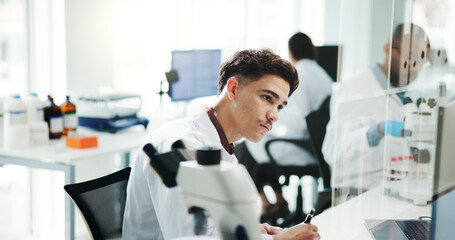 Aufkleber - Man, scientist and notes with computer in lab of medical research, experiment or information. Person, microscope or online of healthcare report, biotech and investigation feedback of vaccine solution