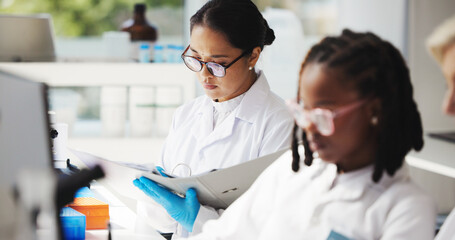 Aufkleber - Medical research, scientists and women with document, lab and info for treatment of disease or cure. Healthcare, reading and notes for project in clinic, pharmaceutical and coworking with people